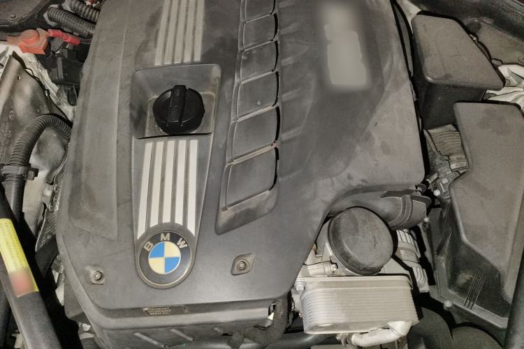 Used BMW 5 Series 2013 530Li Leading Model Engine Bay