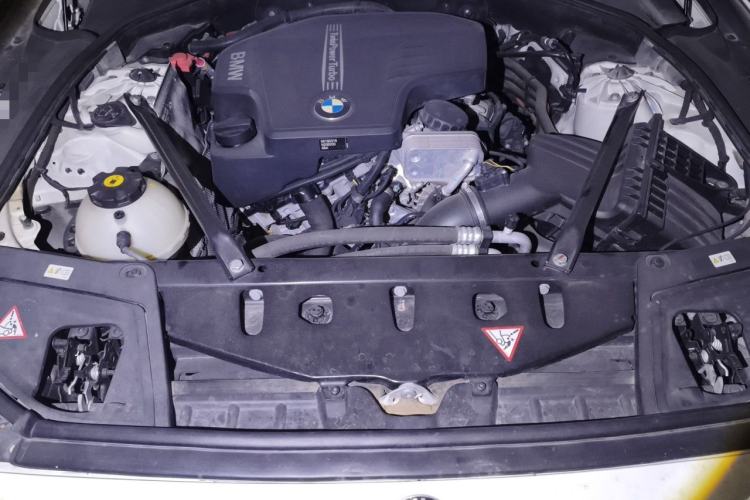 Used BMW 5 Series 2013 520Li Elegant Edition Engine Bay
