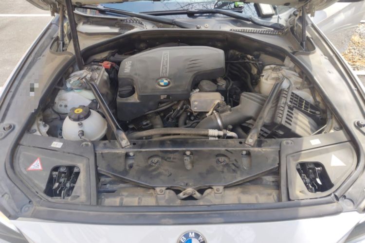 Used BMW 5 Series 2013 520Li Elegant Edition Engine Bay