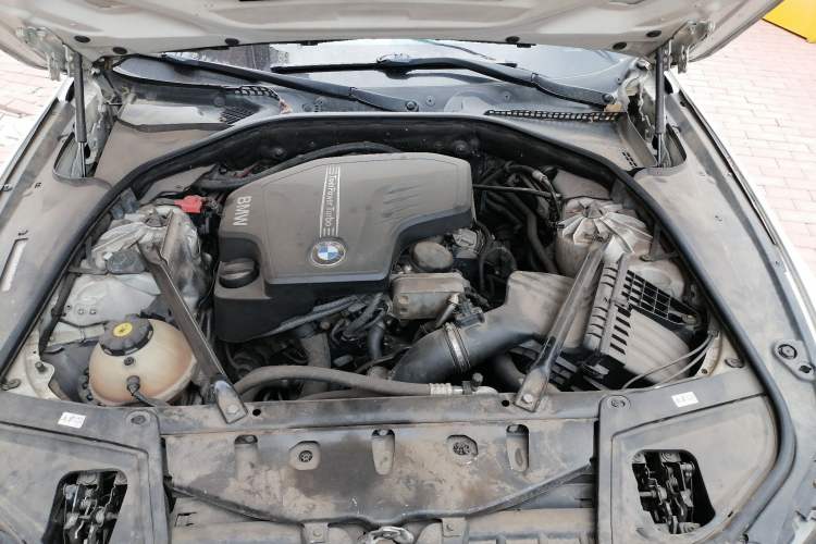 Used BMW 5 Series 2013 520i Elegant Edition Engine Bay