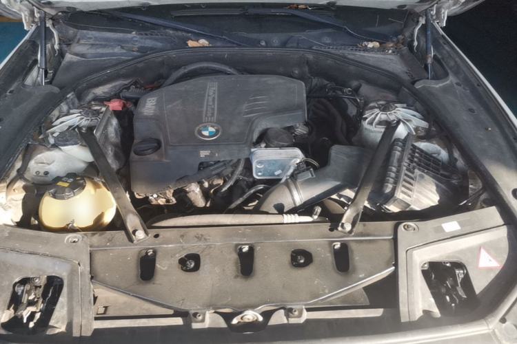 Used BMW 5 Series 2013 525Li Luxury Model Engine Bay