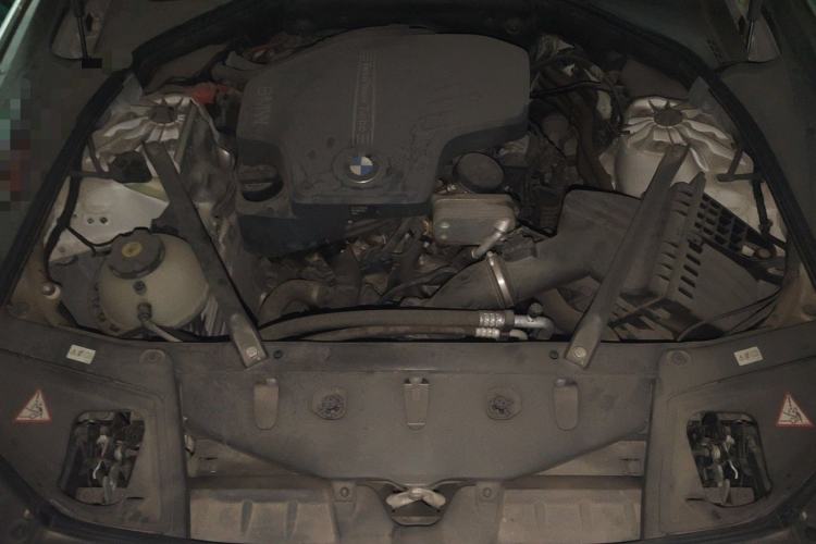 Used BMW 5 Series 2013 525Li Luxury Model Engine Bay