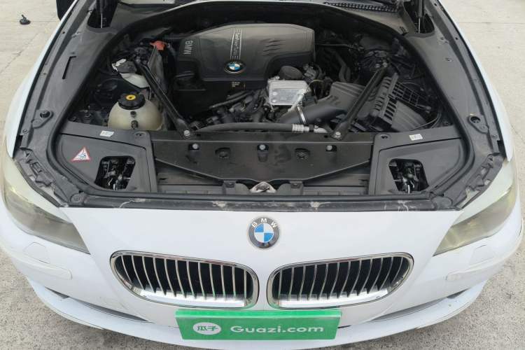 Used BMW 5 Series 2013 525Li Luxury Model Engine Bay
