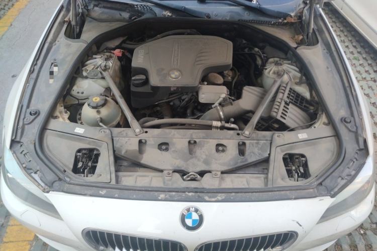 Used BMW 5 Series 2013 520Li Elegant Edition Engine Bay
