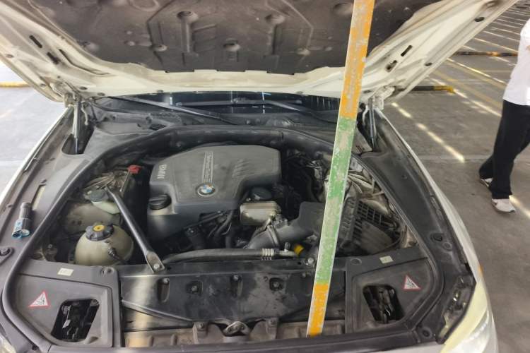 Used BMW 5 Series 2013 520i Elegant Edition Engine Bay
