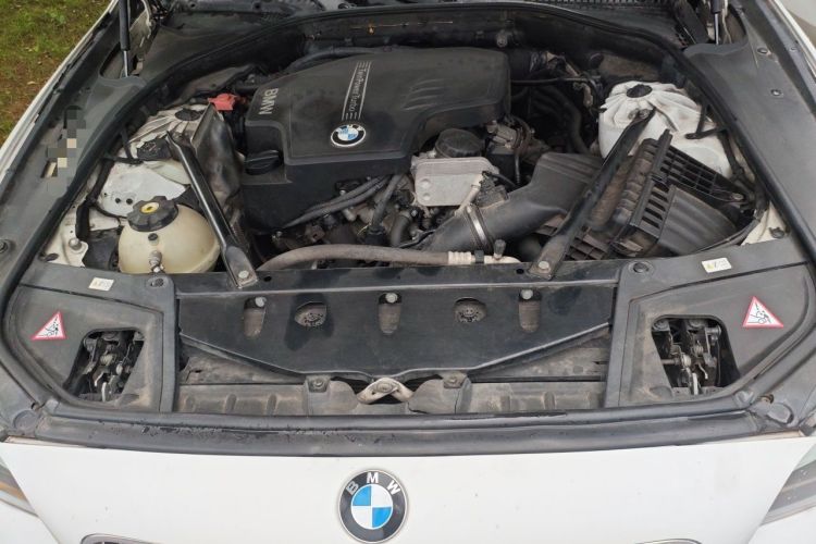 Used BMW 5 Series 2013 525Li Leading Model Engine Bay