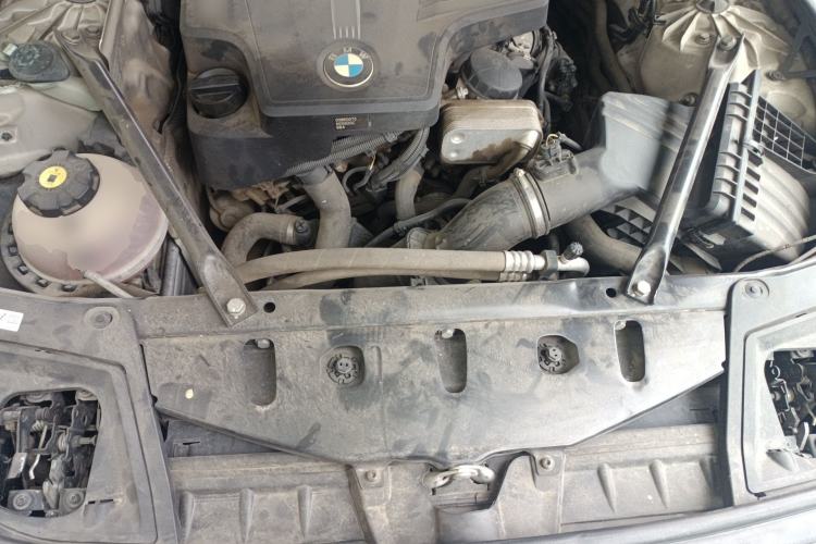 Used BMW 5 Series 2013 525Li Luxury Model Engine Bay