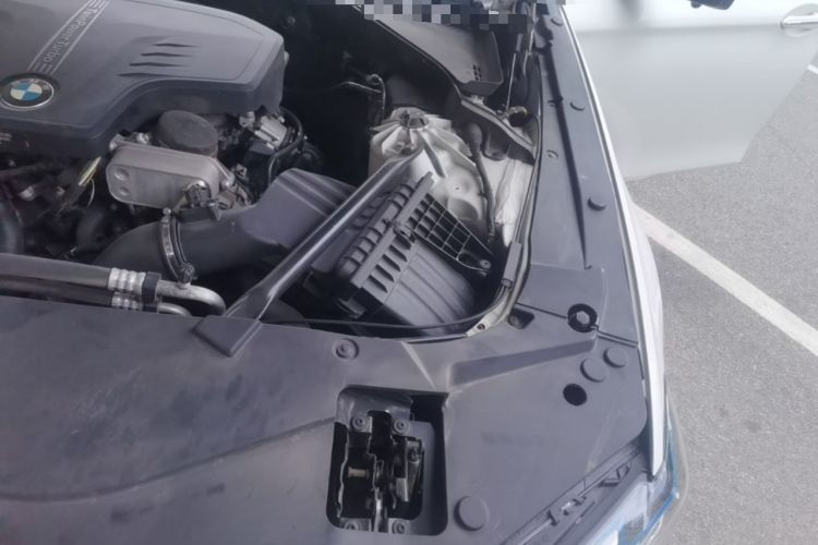 Used BMW 5 Series 2013 525Li Leading Model Engine Bay Left