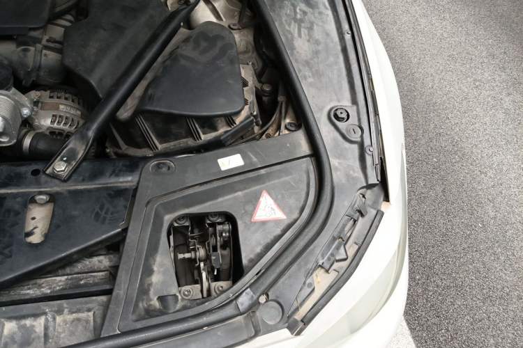 Used BMW 5 Series 2013 530Li Leading Model Engine Bay Left