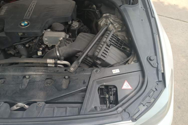 Used BMW 5 Series 2013 525Li Luxury Model Engine Bay Left