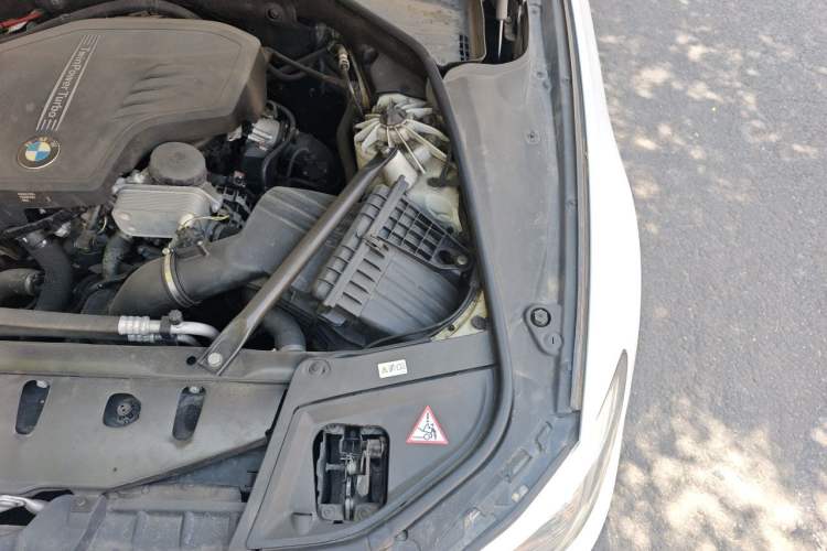 Used BMW 5 Series 2013 520Li Elegant Edition Engine Bay Left