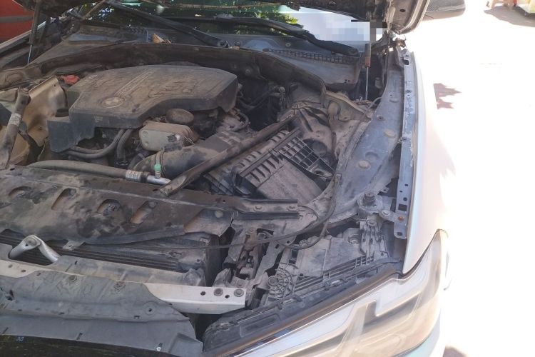 Used BMW 5 Series 2013 520Li Elegant Edition Engine Bay Left