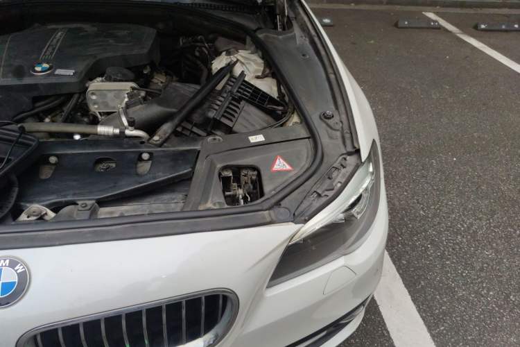 Used BMW 5 Series 2013 520i Elegant Edition Engine Bay Left