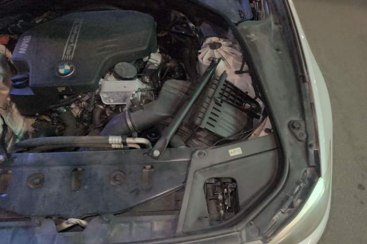 Used BMW 5 Series 2013 520Li Elegant Edition Engine Bay Left