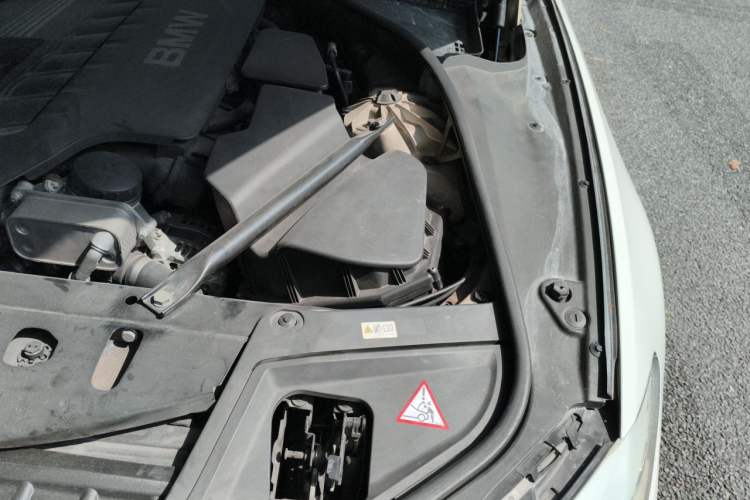 Used BMW 5 Series 2013 530Li Leading Model Engine Bay Left