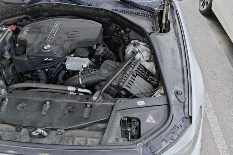 Used BMW 5 Series 2013 520Li Elegant Edition Engine Bay Left
