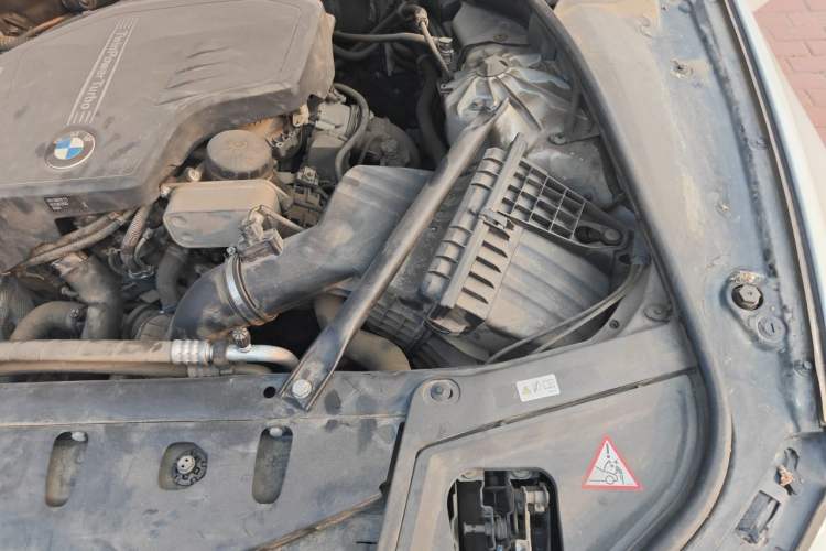 Used BMW 5 Series 2013 520Li Elegant Edition Engine Bay Left