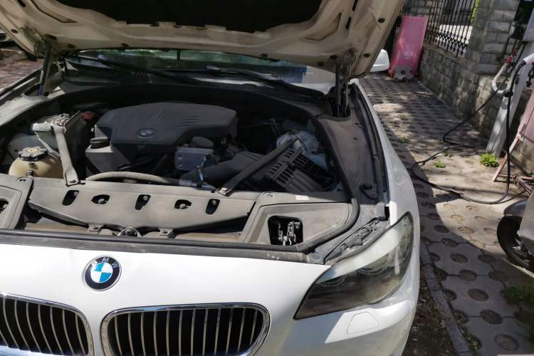 Used BMW 5 Series 2013 520Li Elegant Edition Engine Bay Left