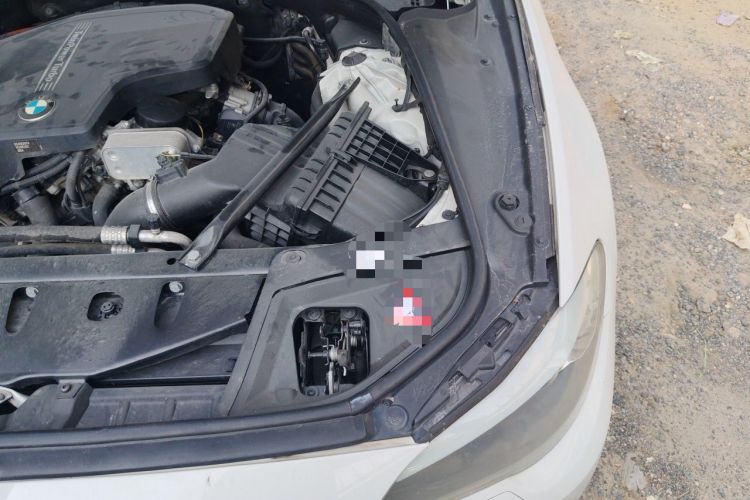 Used BMW 5 Series 2013 525Li Leading Model Engine Bay Left