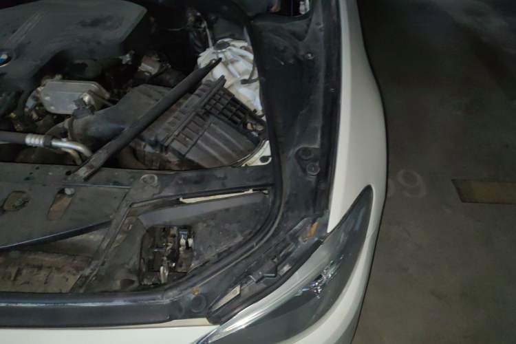 Used BMW 5 Series 2013 525Li Leading Model Engine Bay Left