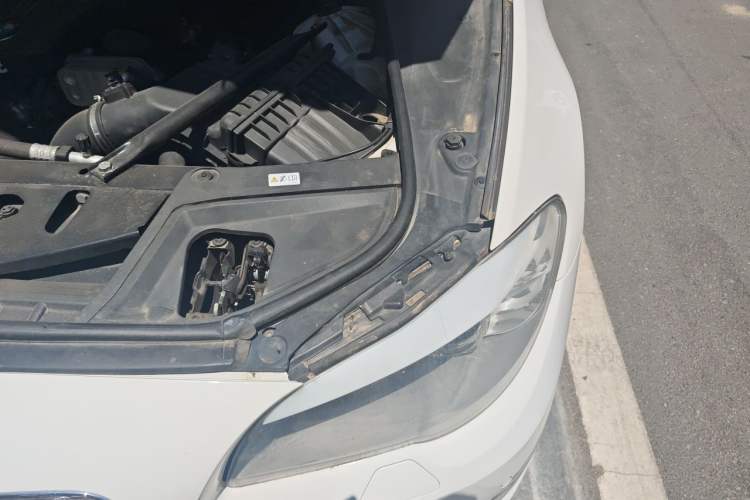 Used BMW 5 Series 2013 525Li Leading Model Engine Bay Left