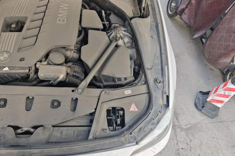 Used BMW 5 Series 2013 530Li Leading Model Engine Bay Left