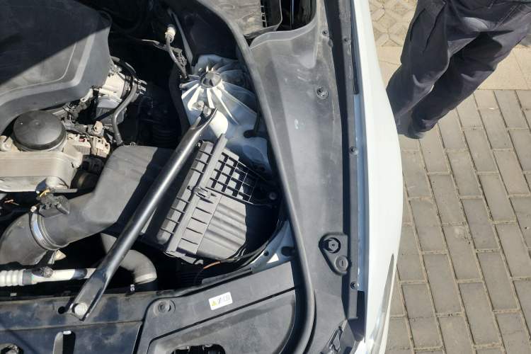 Used BMW 5 Series 2013 525Li Luxury Model Engine Bay Left
