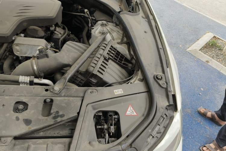 Used BMW 5 Series 2013 525Li Leading Model Engine Bay Left