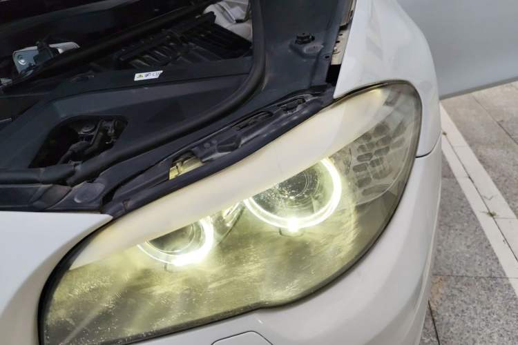 Used BMW 5 Series 2013 520Li Elegant Edition Engine Bay Left