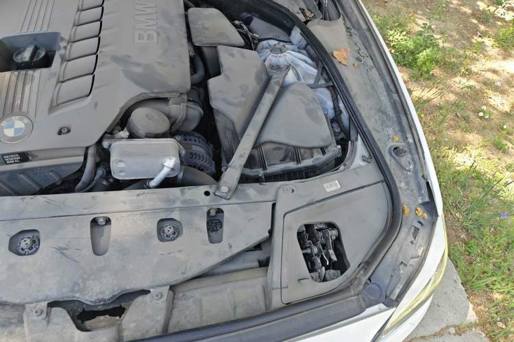 Used BMW 5 Series 2013 530Li Leading Model Engine Bay Left