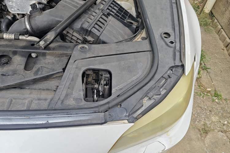 Used BMW 5 Series 2013 520Li Elegant Edition Engine Bay Left