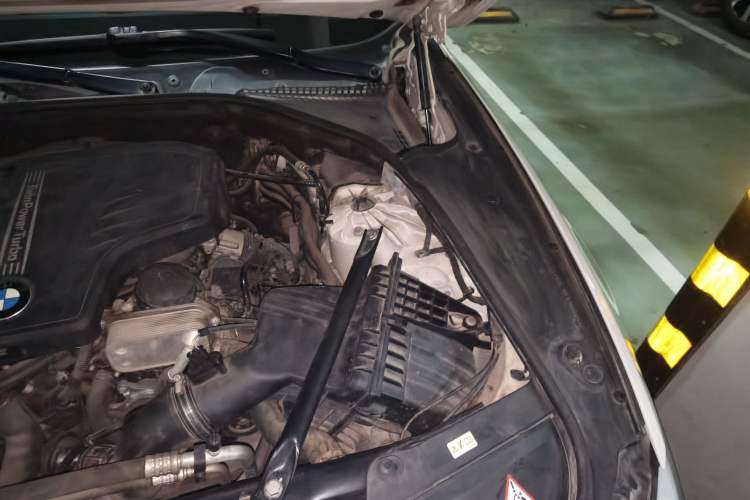 Used BMW 5 Series 2013 525Li Luxury Model Engine Bay Left