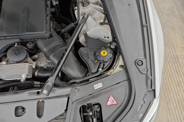 Used BMW 5 Series 2013 535Li Leading Model Engine Bay Left