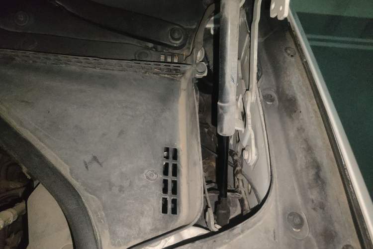 Used BMW 5 Series 2013 535Li Leading Model Engine Bay Left