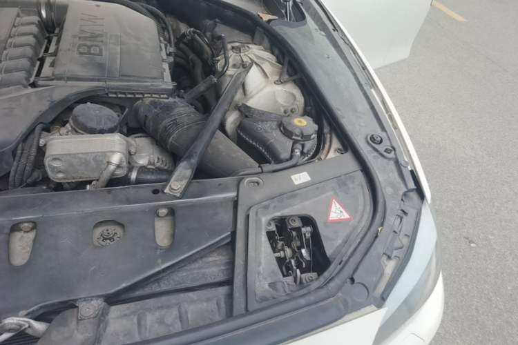 Used BMW 5 Series 2013 535Li Leading Model Engine Bay Left