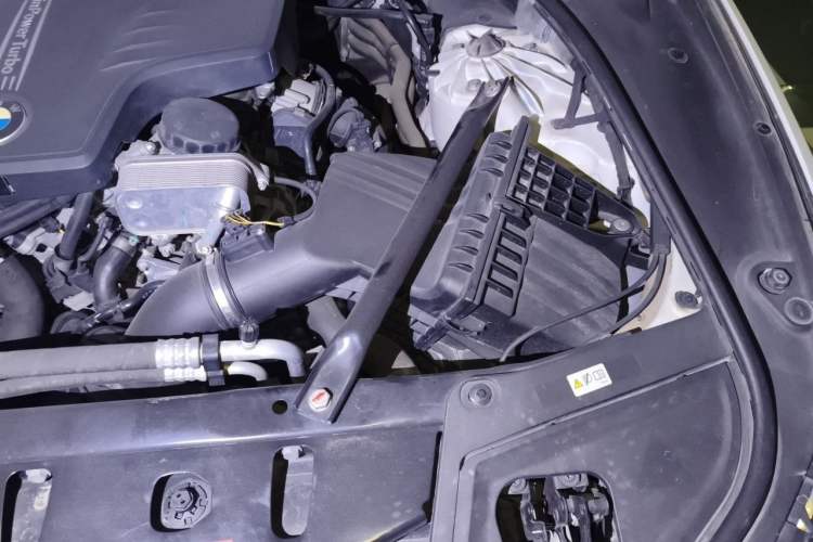 Used BMW 5 Series 2013 520Li Elegant Edition Engine Bay Left