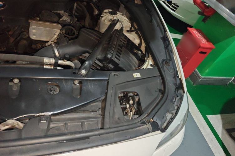Used BMW 5 Series 2013 520Li Elegant Edition Engine Bay Left