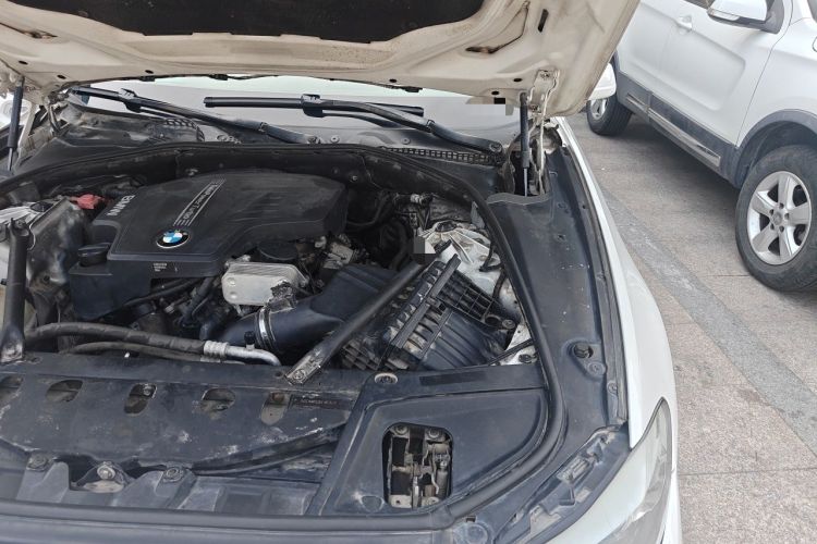 Used BMW 5 Series 2013 525Li Luxury Model Engine Bay Left