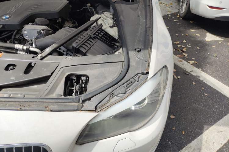Used BMW 5 Series 2013 525Li Luxury Model Engine Bay Left