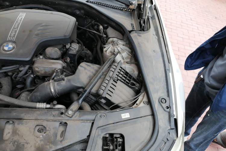 Used BMW 5 Series 2013 520i Elegant Edition Engine Bay Left