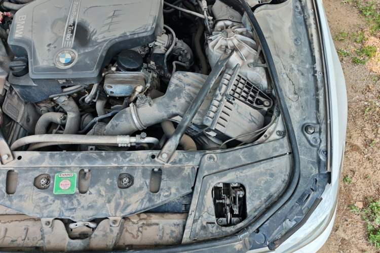 Used BMW 5 Series 2013 525Li Luxury Model Engine Bay Left