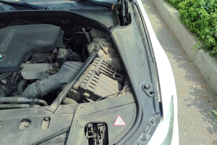 Used BMW 5 Series 2013 525Li Luxury Model Engine Bay Left