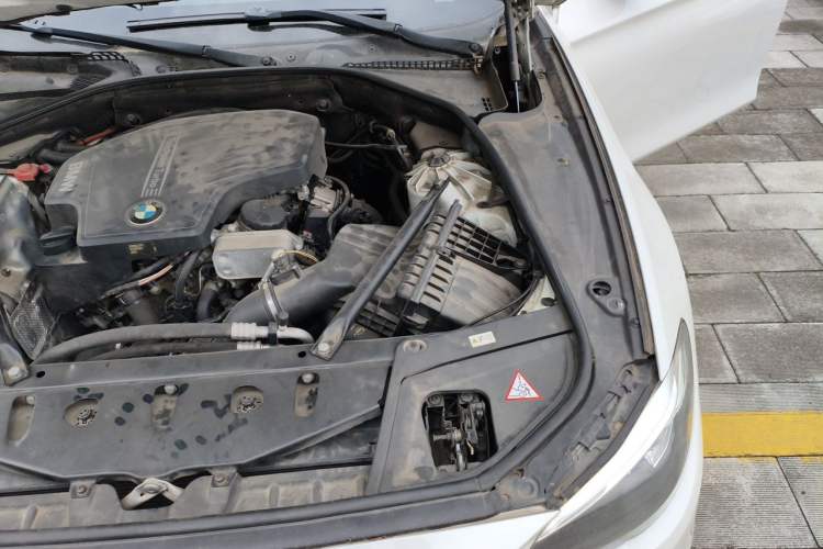 Used BMW 5 Series 2013 525Li Leading Model Engine Bay Left