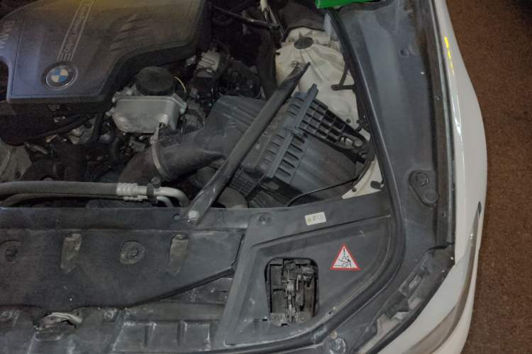 Used BMW 5 Series 2013 525Li Luxury Model Engine Bay Left