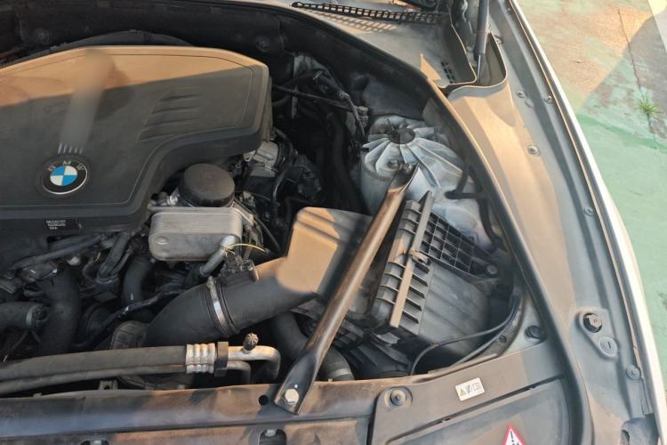 Used BMW 5 Series 2013 520Li Elegant Edition Engine Bay Left