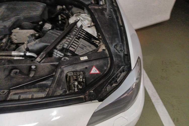 Used BMW 5 Series 2013 525Li Luxury Model Engine Bay Left