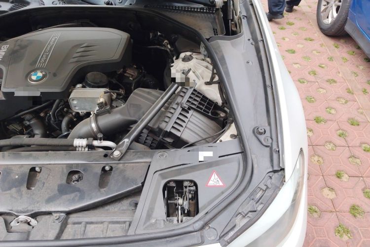 Used BMW 5 Series 2013 520Li Elegant Edition Engine Bay Left