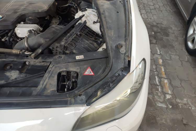 Used BMW 5 Series 2013 520i Elegant Edition Engine Bay Left