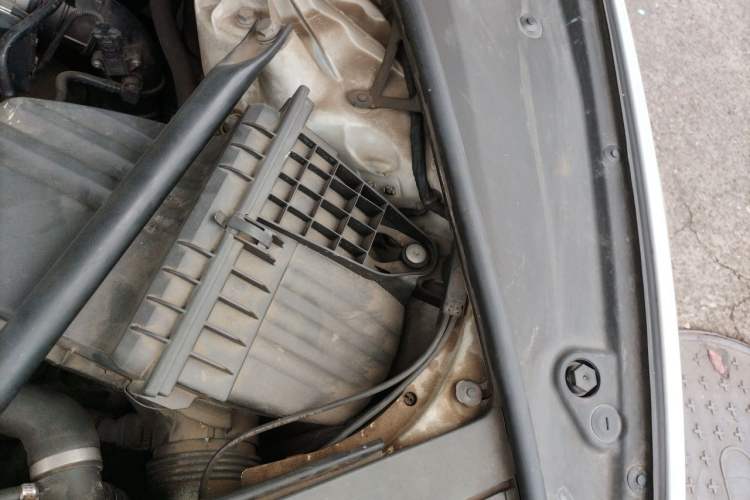 Used BMW 5 Series 2013 520Li Elegant Edition Engine Bay Left