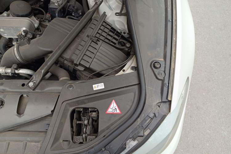 Used BMW 5 Series 2013 525Li Luxury Model Engine Bay Left
